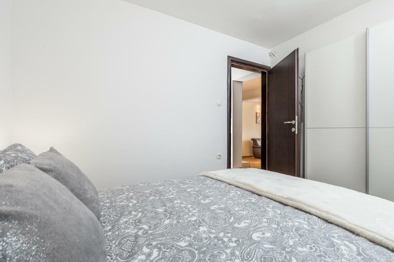 Apartman Javor Leilighet Otočac Eksteriør bilde
